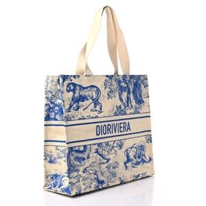 CHRISTIAN DIOR 
Straw Dioriviera Tote Beige